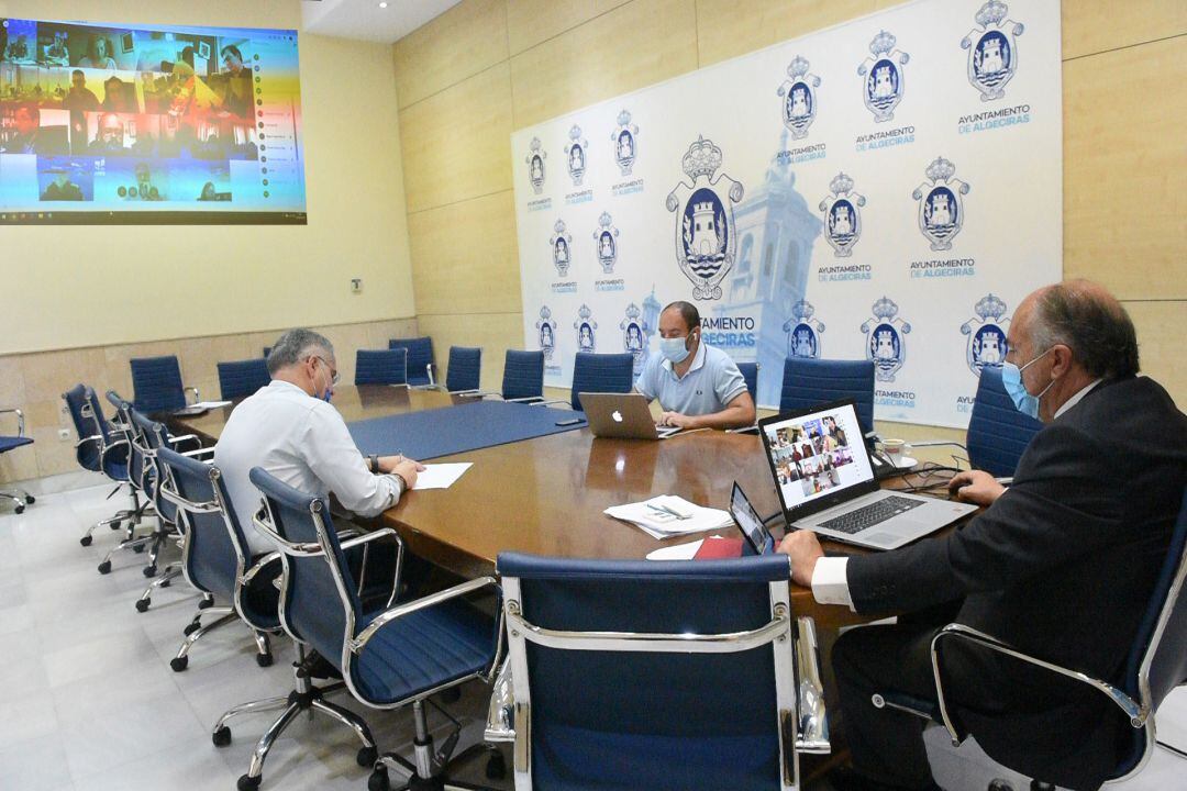 Landaluce durante la reunión de hoy.