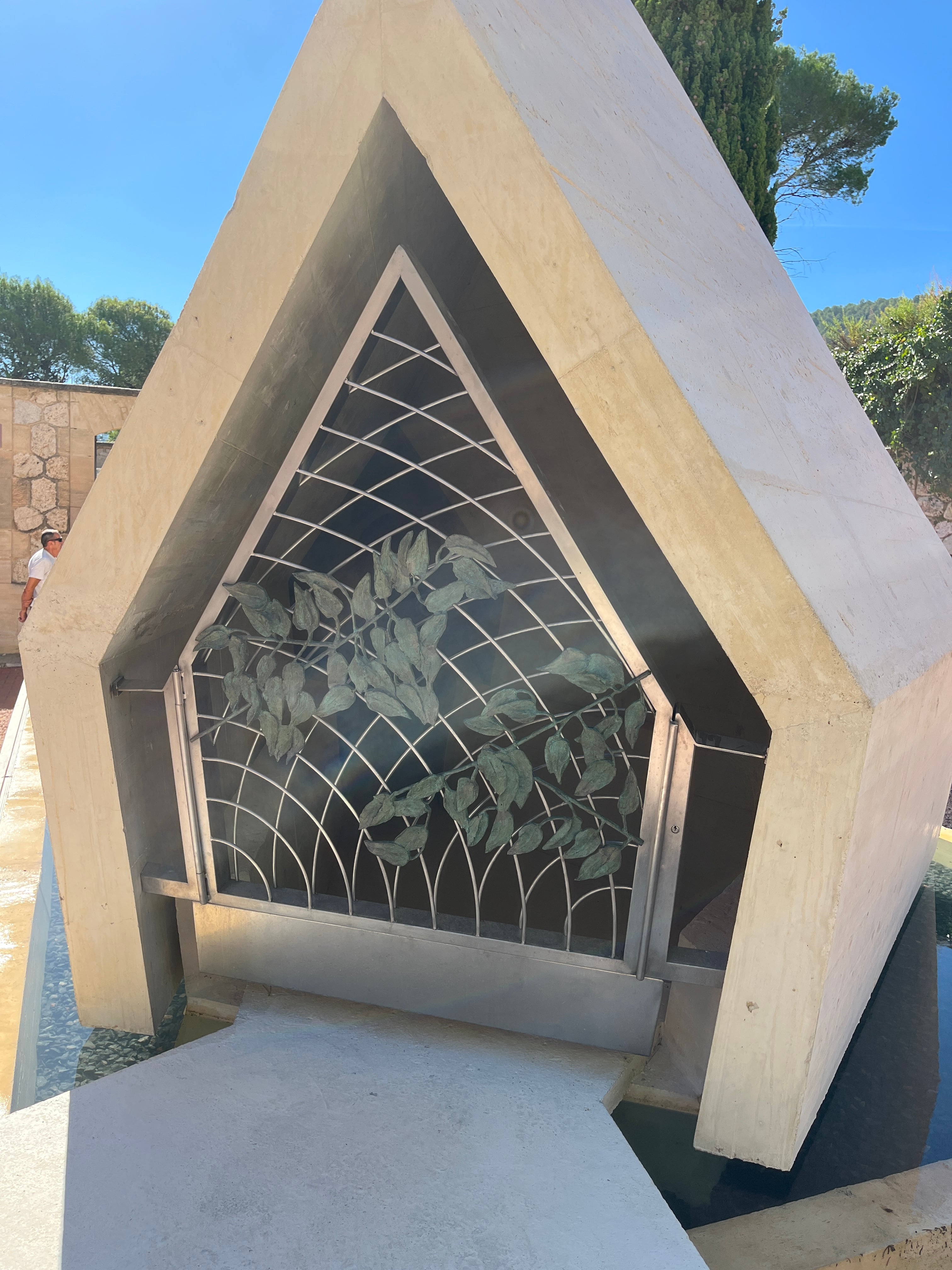 Mausoleo Panteón de Camilo Sesto en el Cementerio San Antonio Abad de Alcoy