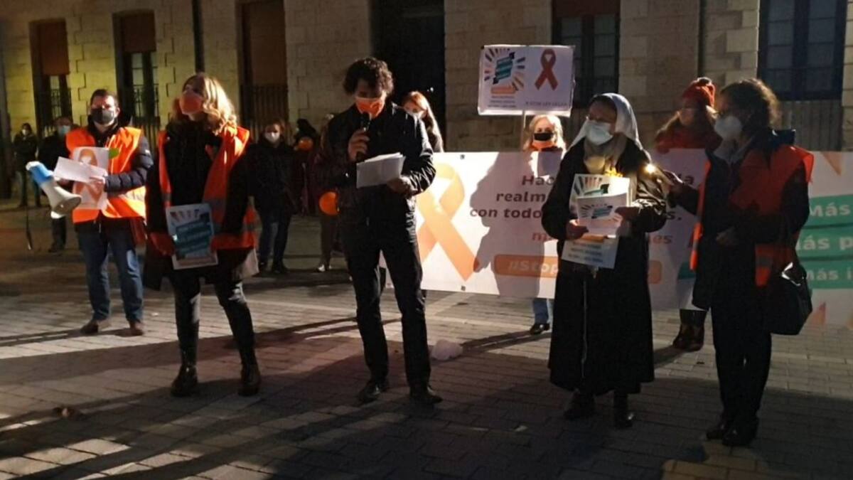 Alrededor de 600 personas se manifiestan en Palencia contra la Ley Celaá