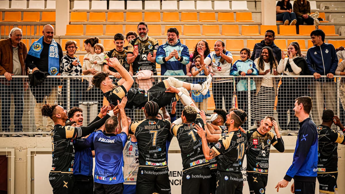 El Servigroup Benidorm roza el drama en Valencia, pero suma dos puntos y sale del descenso