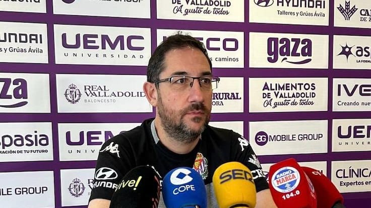 Lolo Encinas, entrenador del Real Valladolid de Baloncesto, en la previa ante Zamora, segunda jornada de liga