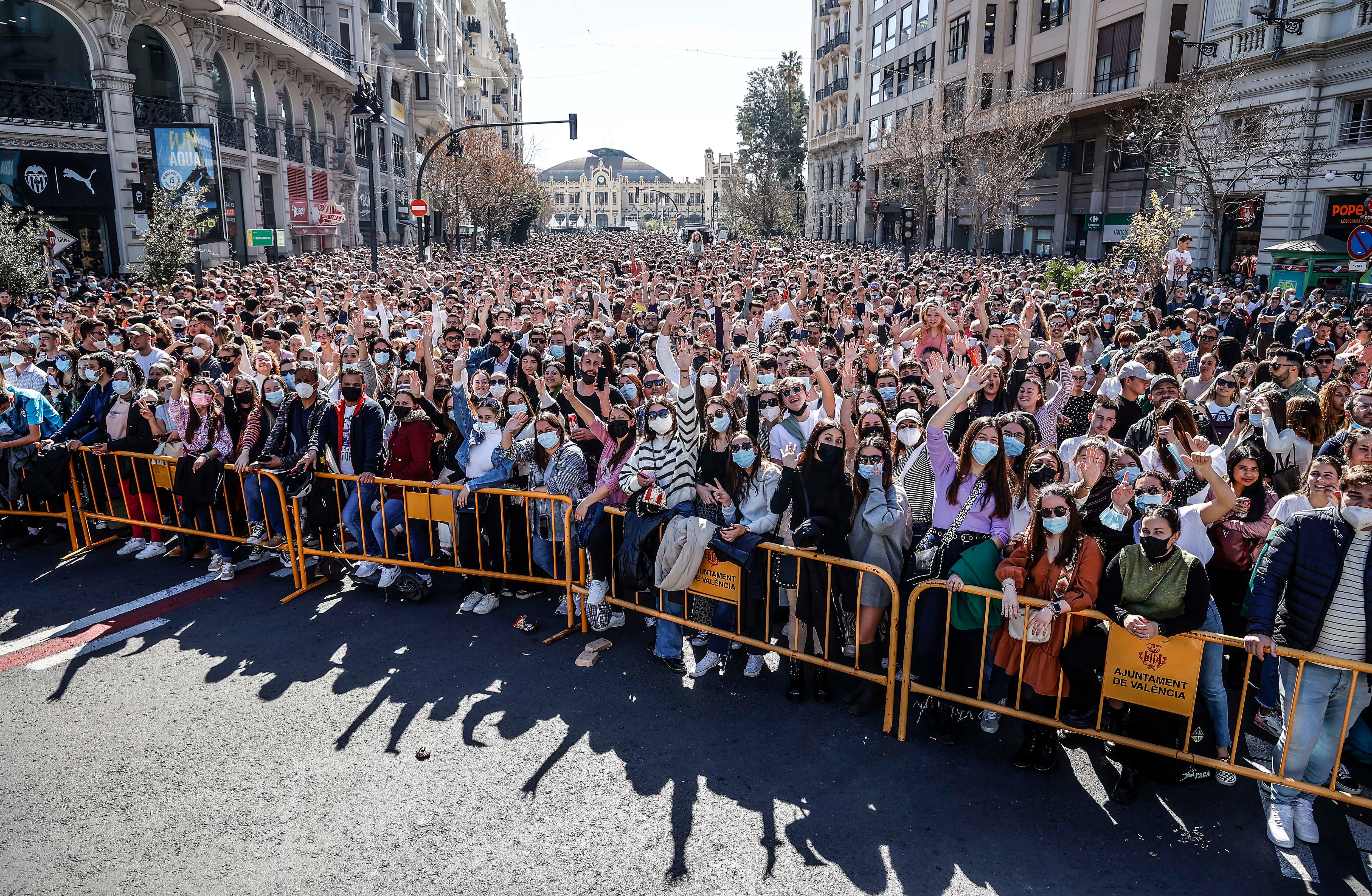 Generalitat y Ayuntamiento de València recuerdan que la mascarilla es obligatoria en las mascletás