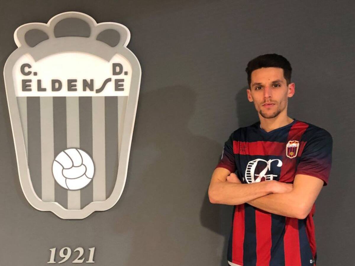 El Eldense apuntala su banda derecha con Carlos Huertas