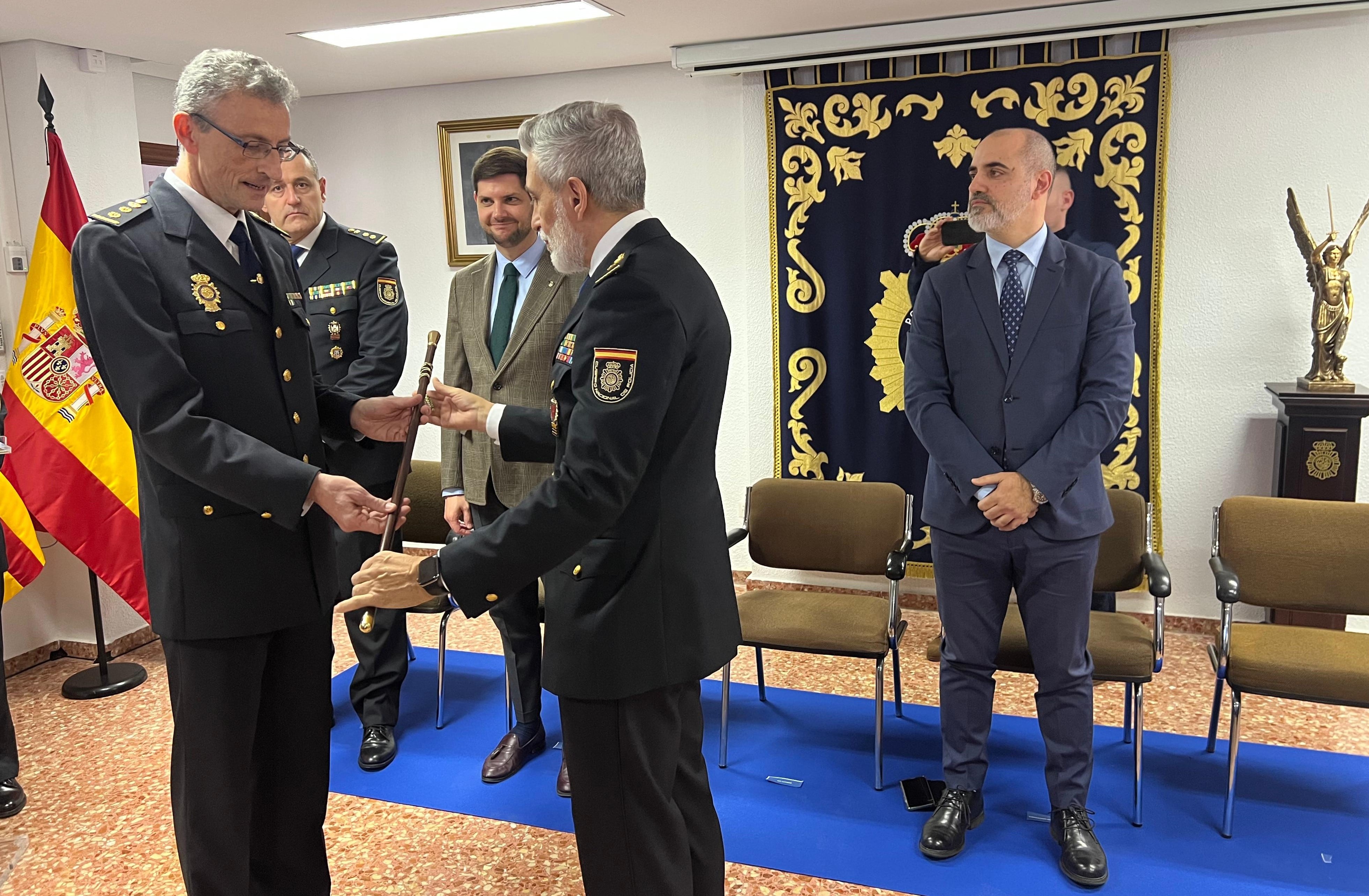 El Comisario de Policía Nacional, Francisco Javier Lucas Ponce, ha tomado posesión de su cargo como Jefe de la Comisaría Local de Gandía.