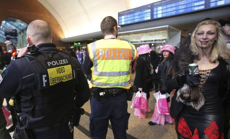 Las autoridades han reforzado las medidas de seguridad durante el carnaval de Colonia tras los ataques a mujeres perpetrados en Nochevieja 