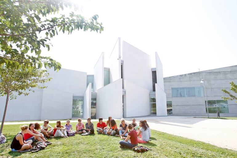 En la Universidad San Jorge han comenzado las clases con 14 grados y casi 2.000 alumnos