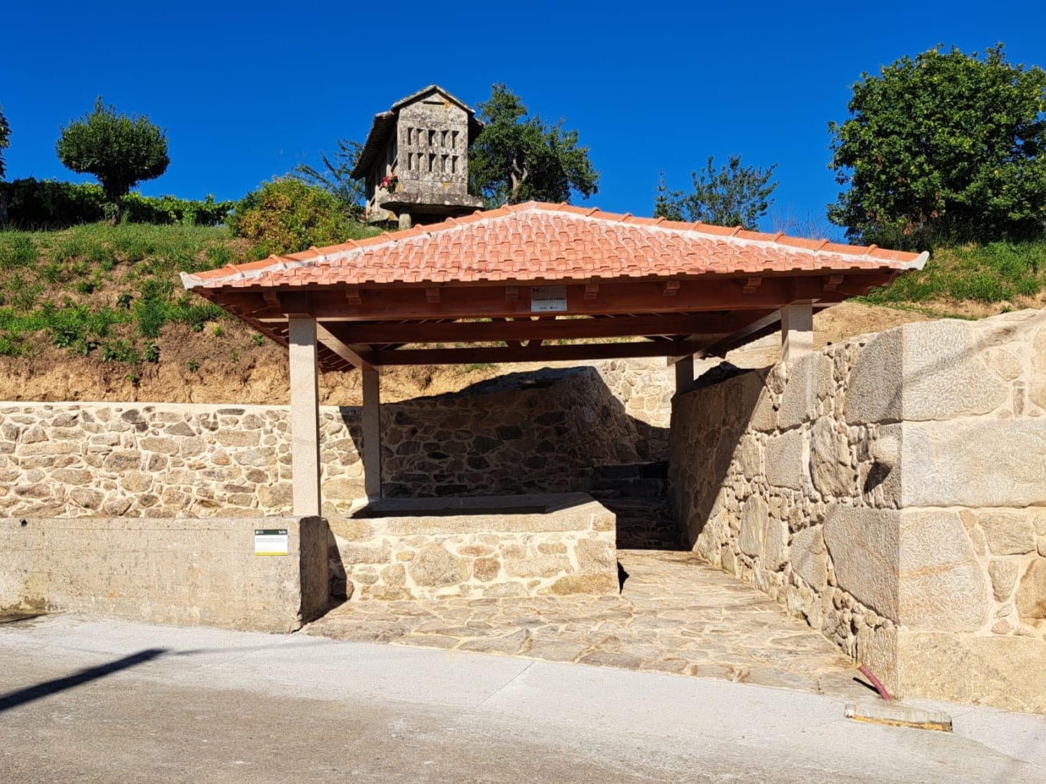 Lavadoiro da Portela, na parroquia da Sobrada, en Tomiño.