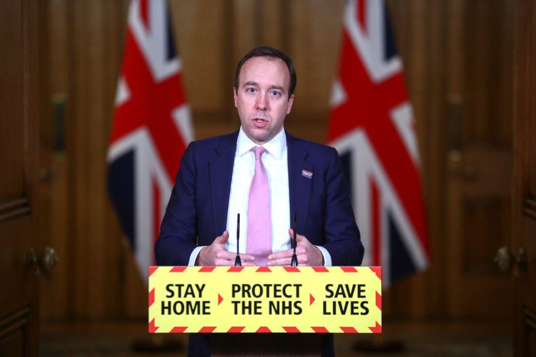 El ministro de Sanidad británico, Matt Hancock, durante una rueda de prensa en Downing Street, este lunes.