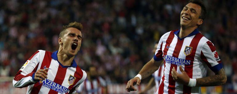 El jugador del Atlético celebra un gol al Córdoba.