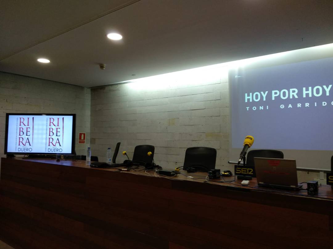 La sala de conferencias del Castillo, lista para la emisión de Hoy por Hoy.