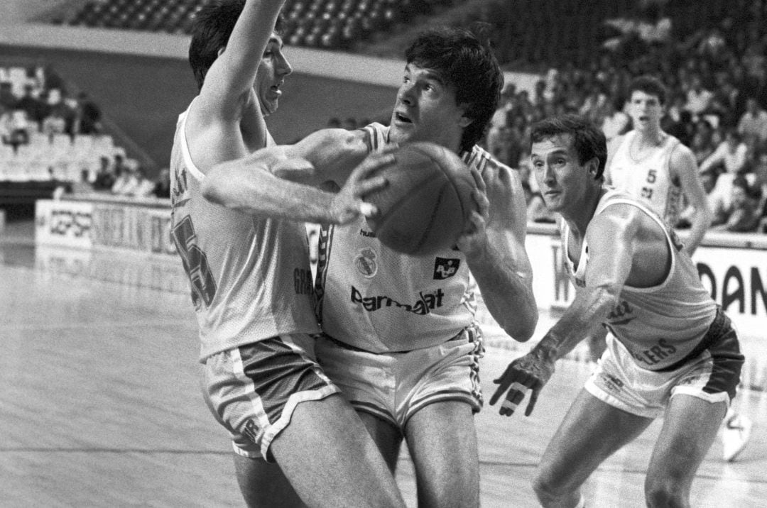 Fernando Martín, en un partido con el Real Madrid en 1989.