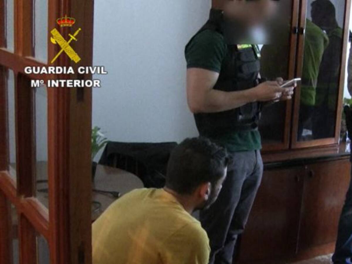 Robo y venta de coches de lujo