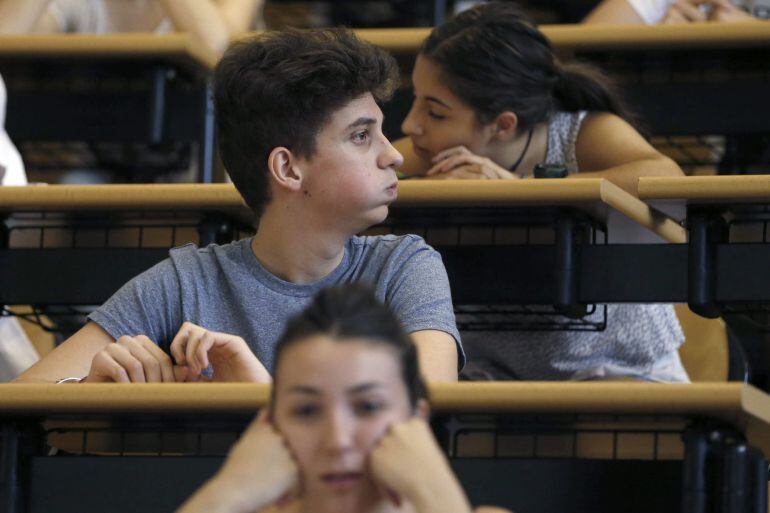 Estudiantes de la Comunidad de Madrid realizan hoy las Pruebas de Acceso a la Universidad (PAU), en la Facultad de Odontología, en el Campus de Moncloa de la Universidad Complutense