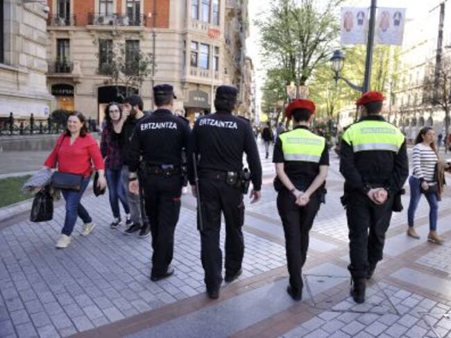 Polícia Municipal y Ertzaintza ponen en marcha, por cuarto año, un dispositivo de vigilancia conjunto durante estas fechas