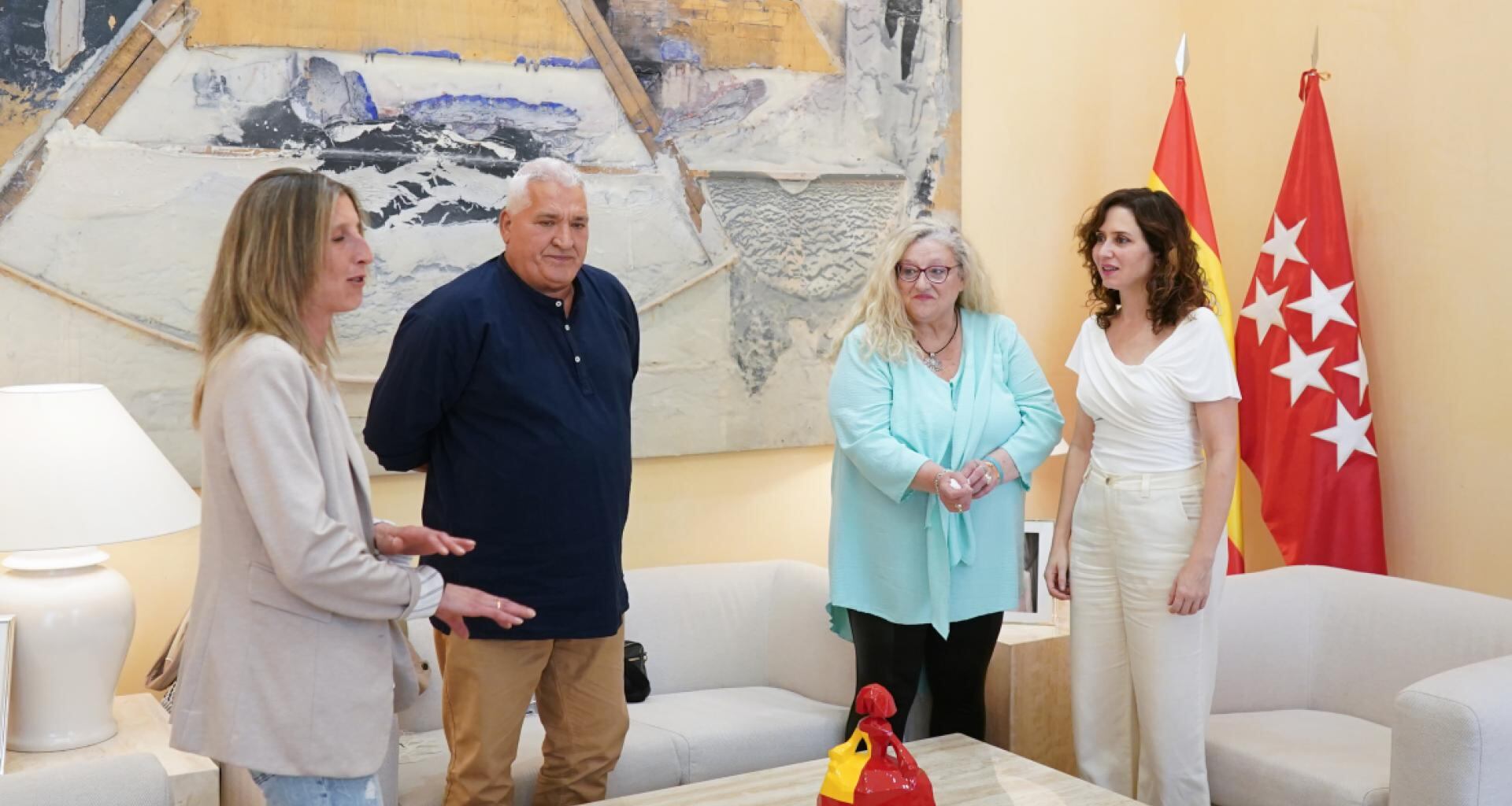 Los padres de Sandra Palo, reunidos con la presidenta de la Comunidad de Madrid, Isabel Díaz Ayuso