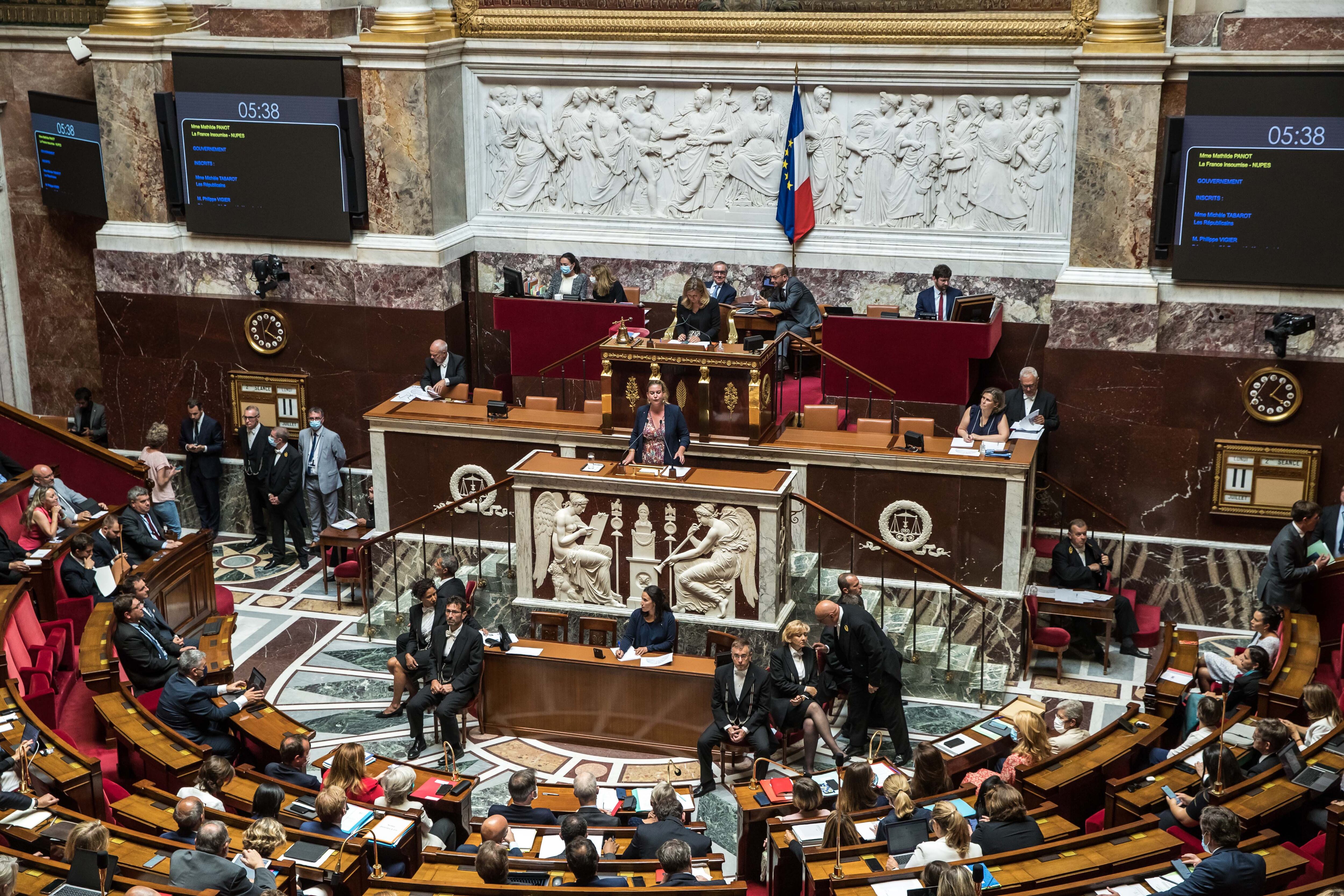 El Parlamento francés durante la moción de censura.