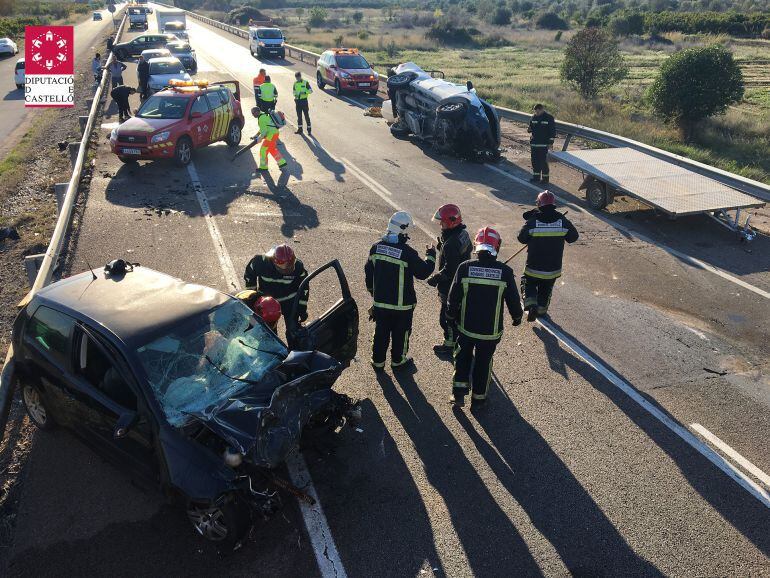 Fotografía del accidente del pasado 13 de diciembre en la nacional 340 en el que cuatro personas resultaron heridas