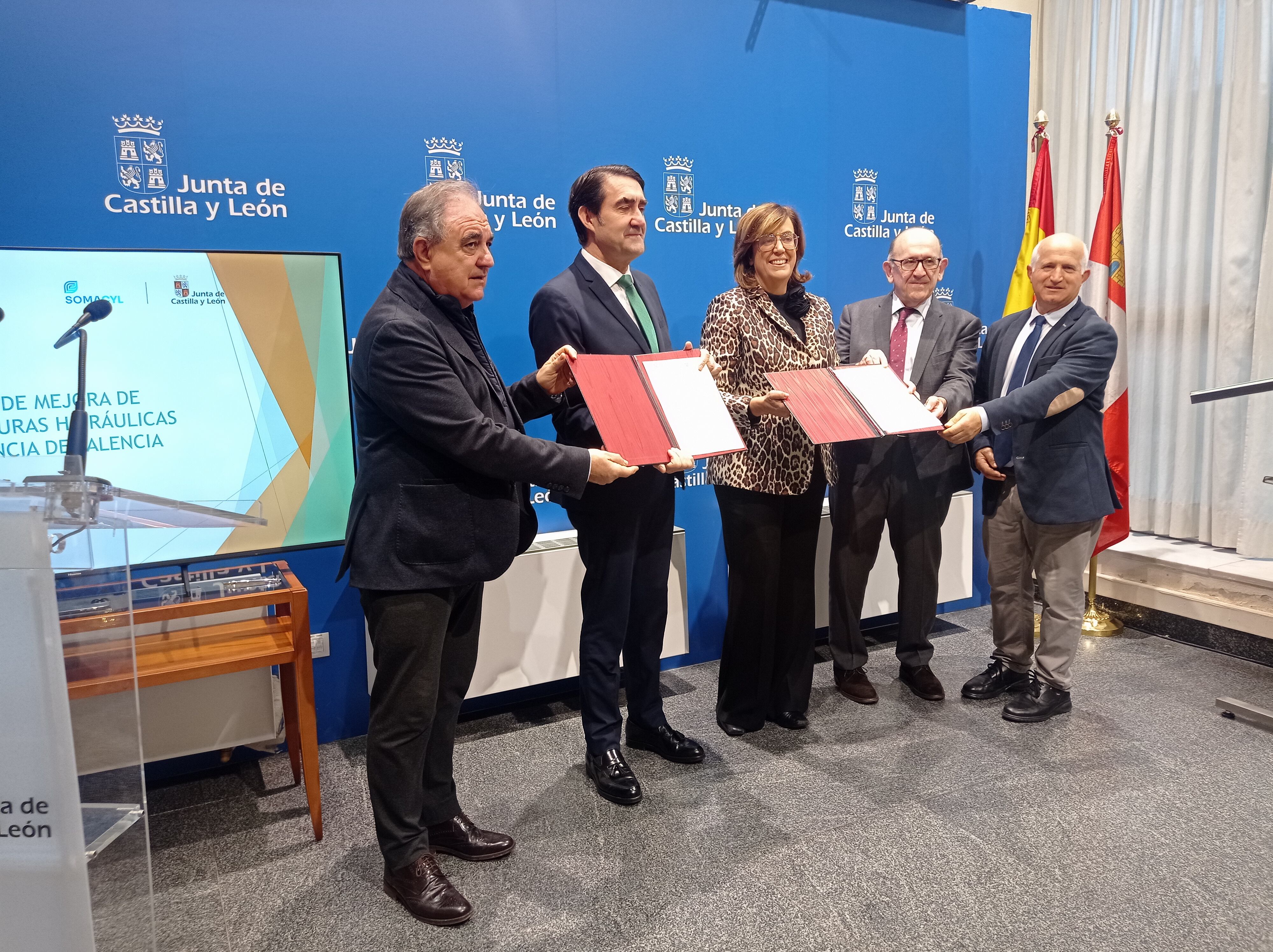 Firma del protocolo de colaboración entre Junta de Castilla y León y Diputación de Palencia para garantizar el abastecimiento de agua a todos los pueblos de la provincia