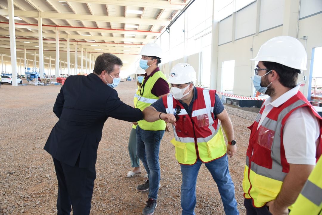 El presidente regional ha visitado una fábrica en Illescas (Toledo)