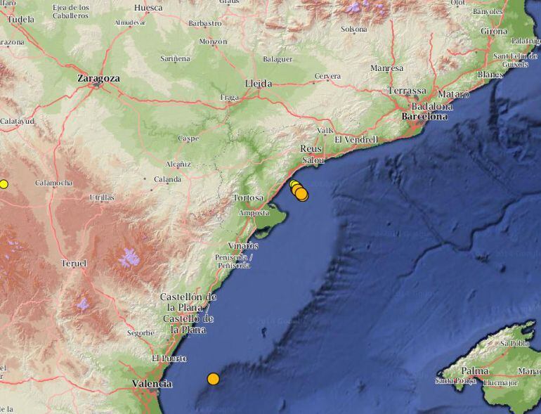 Mapa de la costa tarragonina amb els punts on s'han produït els terratrèmols