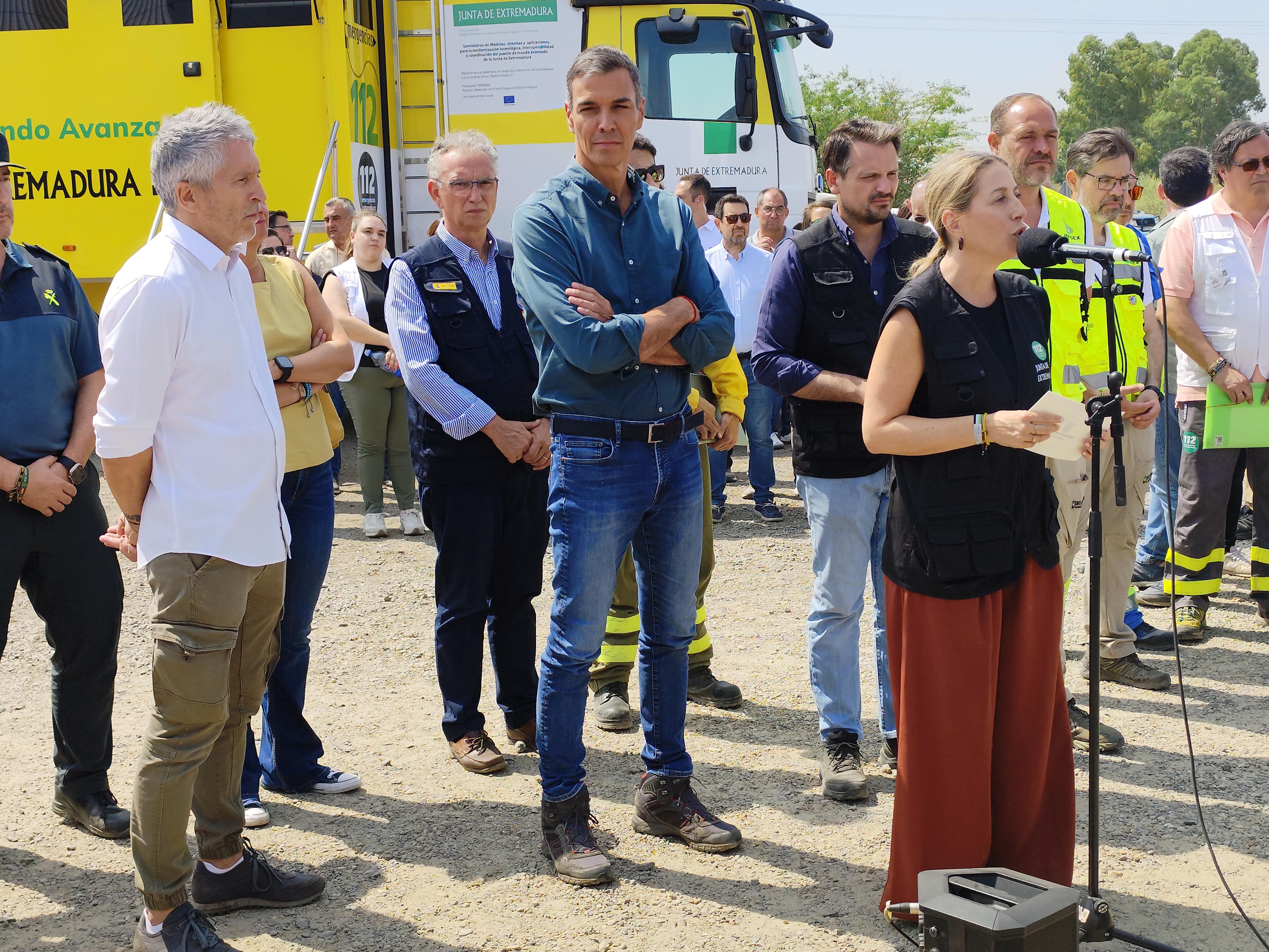 María Guardiola habla ante los medios en presencia de Pedro Sánchez