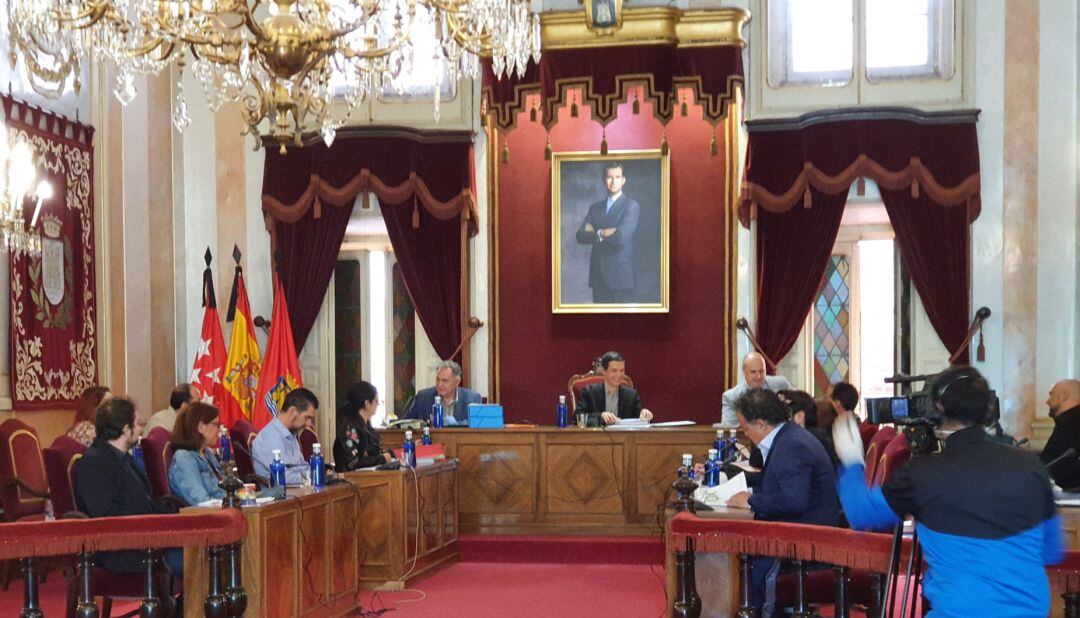 Pleno en el Ayuntamiento de Alcalá de Henares