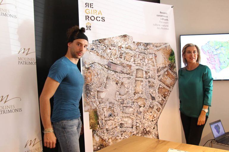 Gerard Remolins i Montserrat Cardelús presenten el mapa en 3D del jaciment de la Margineda
