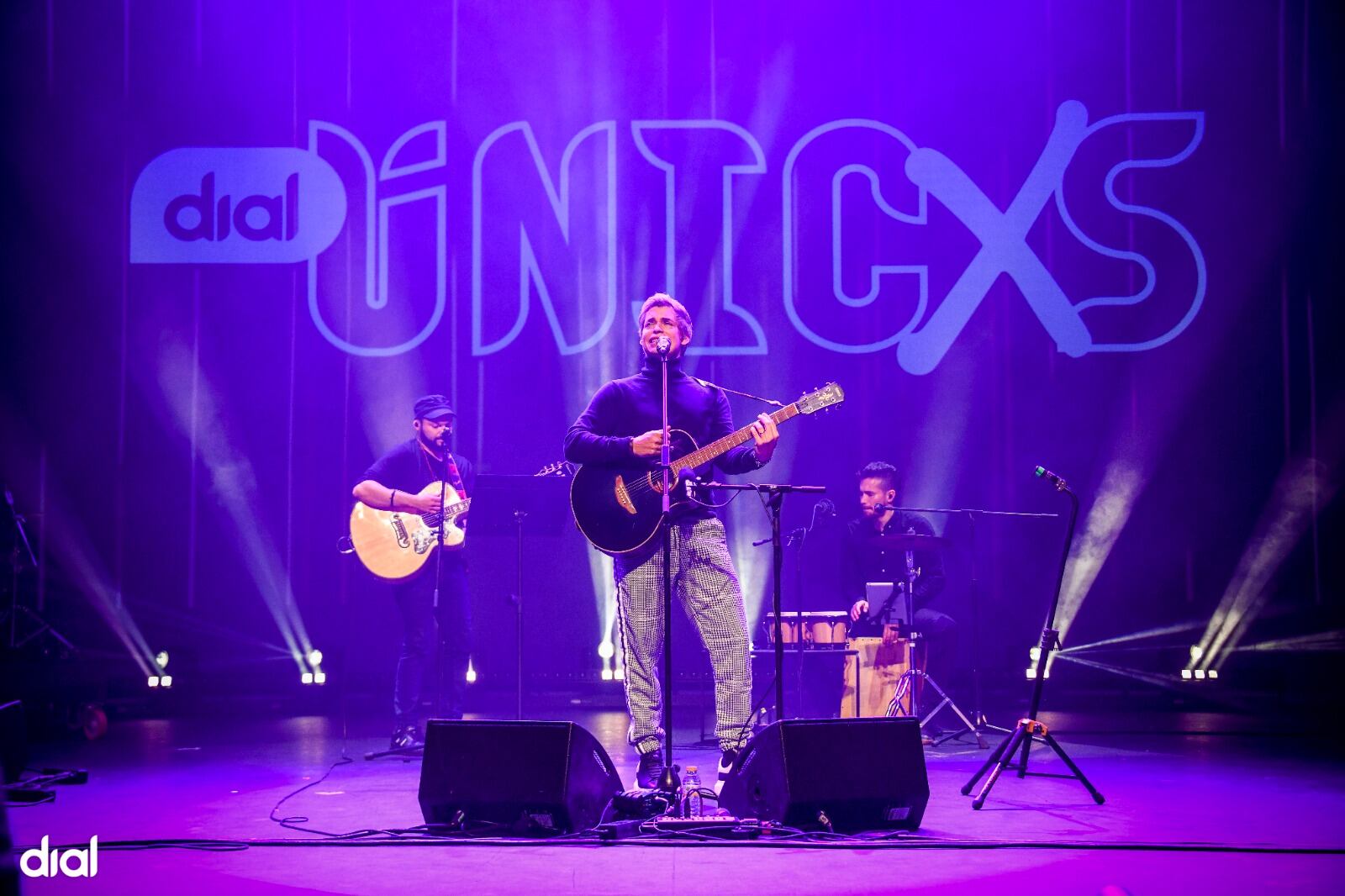 Carlos Baute en un momento del concierto 'Dial Unicxs Murcia'
