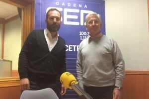 Jesús Sempere y José Luis Muñoz, dos de los miembros del &#039;Ala 100 km&#039;, en Radio Albacete