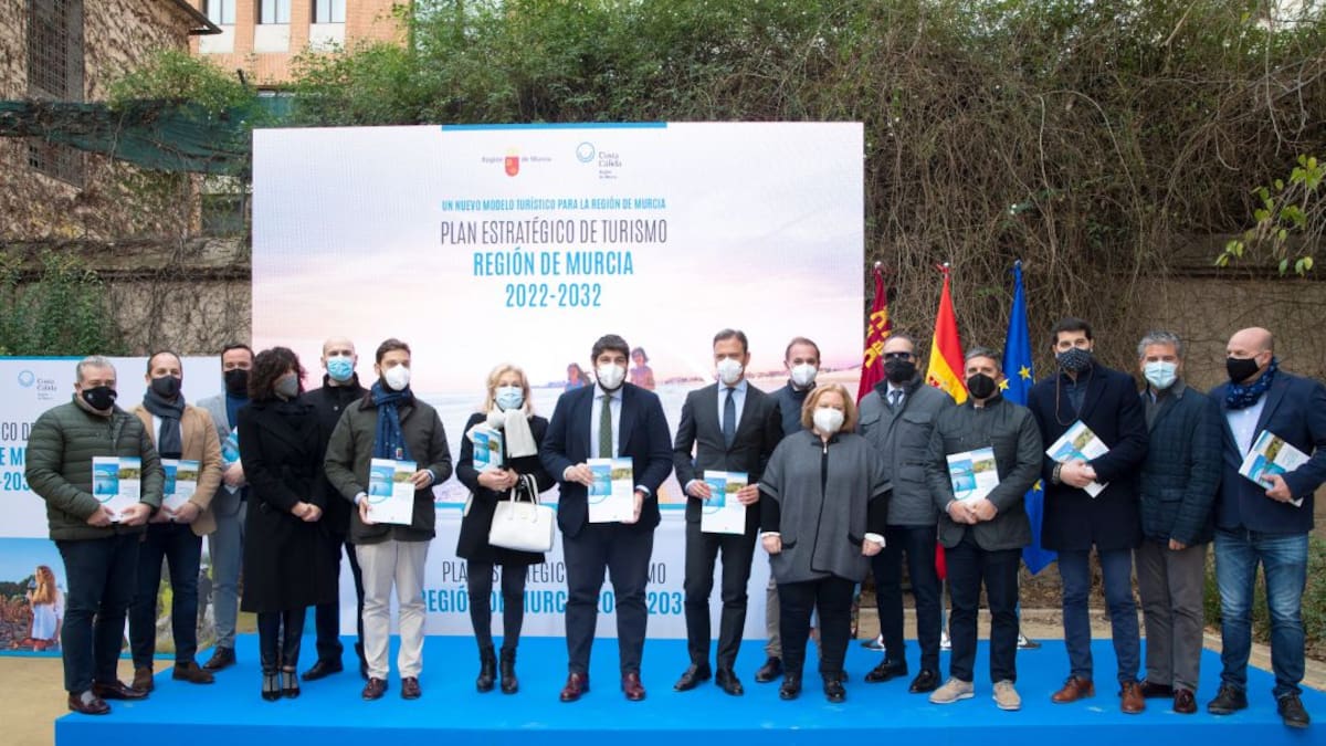 La Estrategia de Turismo busca "transformar el modelo" y lograr visitantes todo el año y en toda la Región