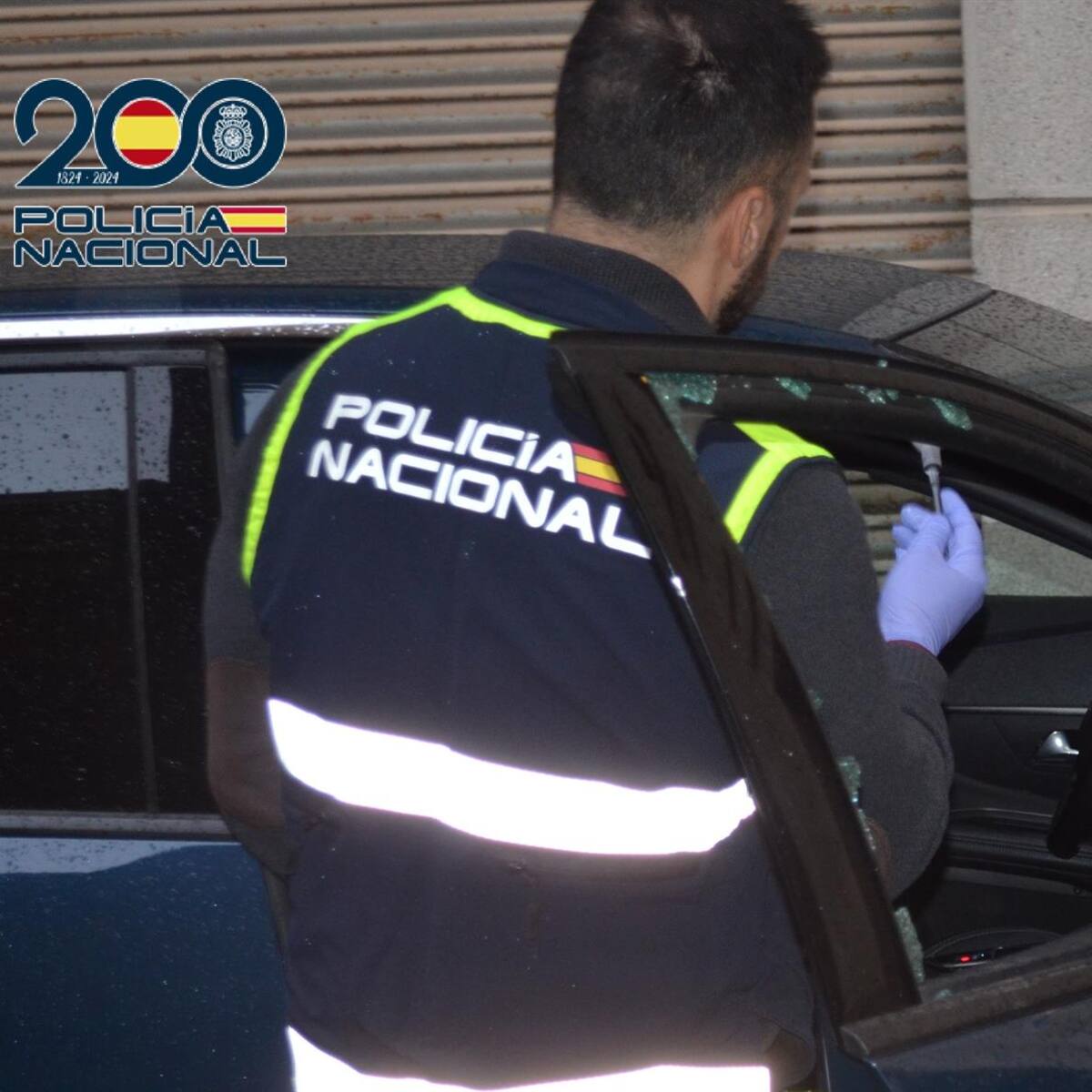 Cinco menores siembran el miedo en Fuengirola (Málaga) con ataques a coches en marcha