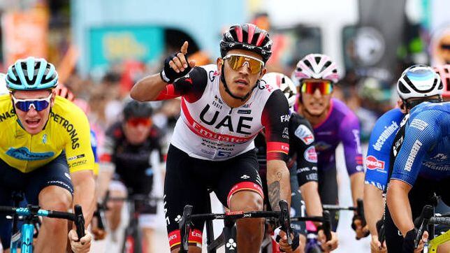 RAUB, MALAYSIA - OCTOBER 12: Juan Sebastian Molano of Colombia and UAE Team Emirates celebrates at finish line as stage winner during 26th Le Tour de Langkawi 2022, Stage 2 a 178.9km stage from Kuala Klawang to Raub / #PETRONASLTdL2020 / on October 12, 2022 in Raub, Malaysia. (Photo by Tim de Waele/Getty Images)