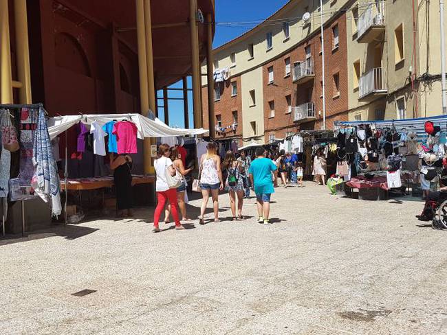 Mercadillo en la zona de la Plaza de Toros