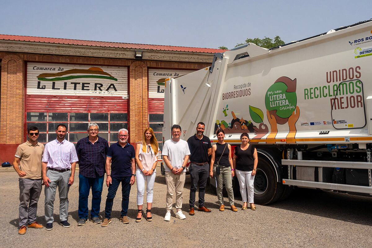 Presentación del nuevo camión de recogida de residuos. Foto:  Comarca de La Litera