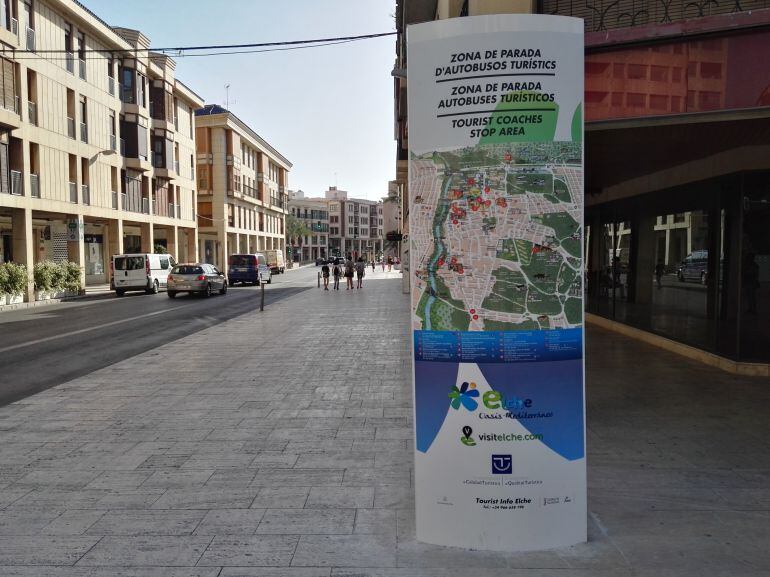 Parada de autobuses turísticos