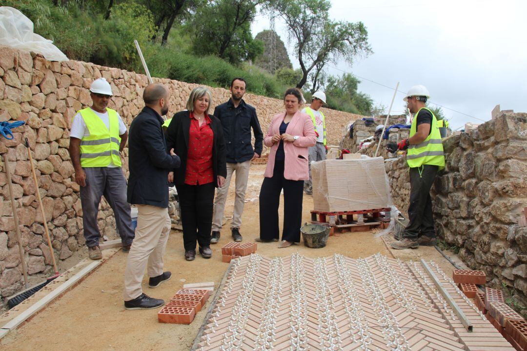 Los arquitectos responsables de esta proyecto han mostrado a la alcaldesa de la ciudad y a la edil de Turismo los últimos avances de las actuaciones