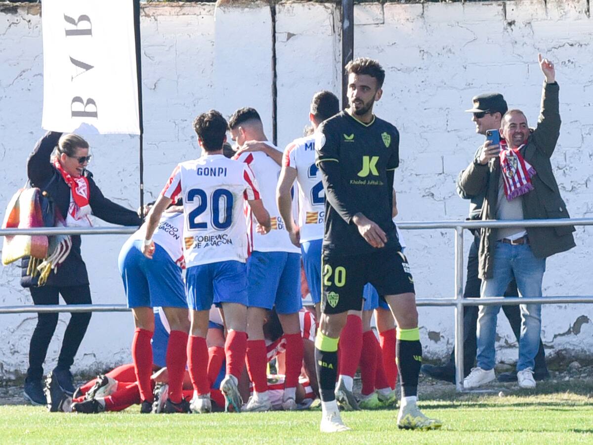 El Almería, eliminado en Copa ante el Barbastro de 2ªRFEF
