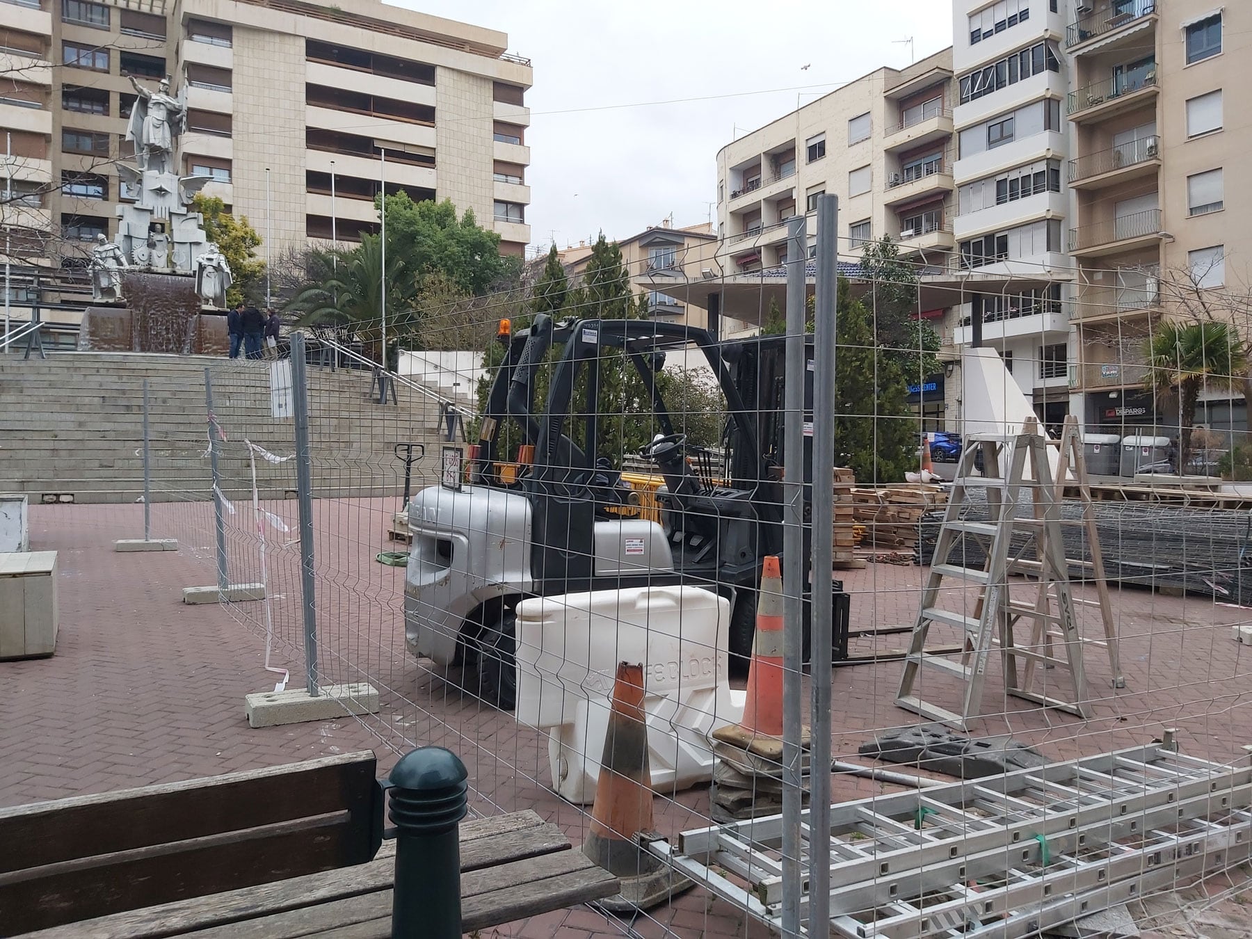 Primeros trabajos en la Rosaleda para iniciar las obras de reforma