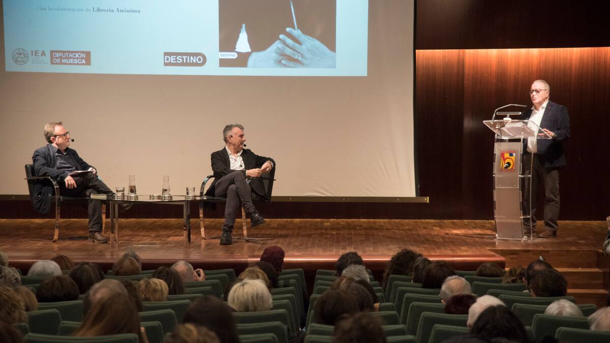 Manuel Vilas está estos días en casa