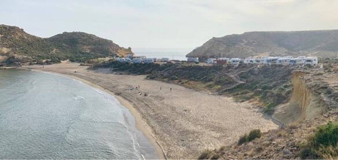 Los senderistas se quejan de que las autocaravanas invanden Cuatro Calas en Águilas