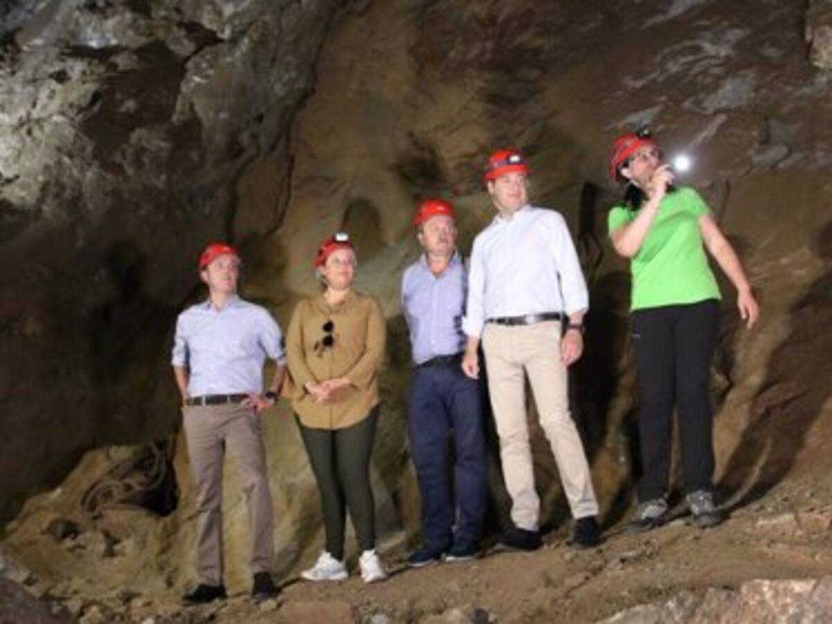 Moreno traslada el apoyo de la Junta para que la Geoda de Pulpí opte a ser Patrimonio de la Humanidad