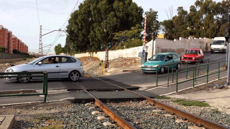 Paso a nivel de El Puche.