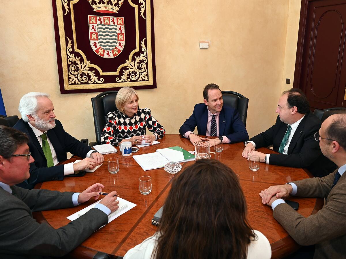 Ayuntamiento y UCA avanzan para la creación de los Cursos de la Universidad de Verano de Jerez en 2025