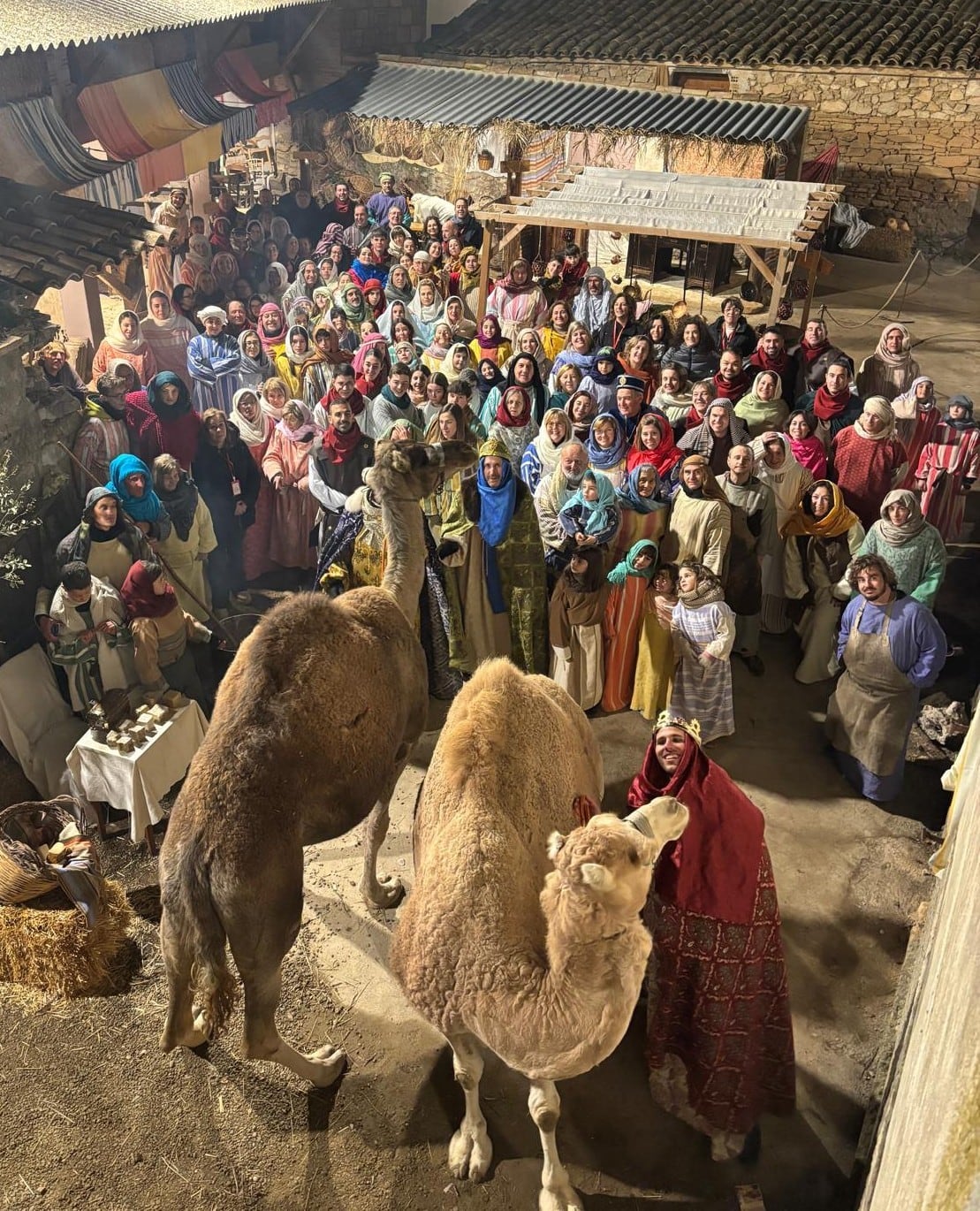 250 figurantes, vecinos y voluntarios han participado en el Belén Viviente de Estadilla