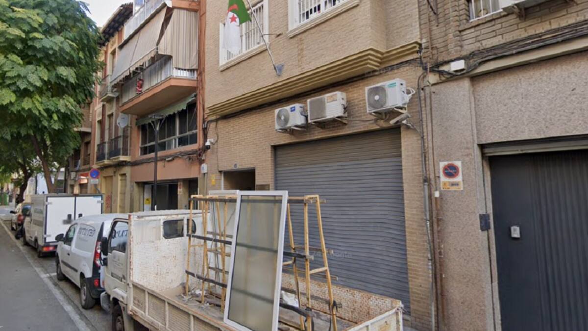 Un joven argelino se quema a lo bonzo en Alicante después de que el consulado le negara la renovación del pasaporte