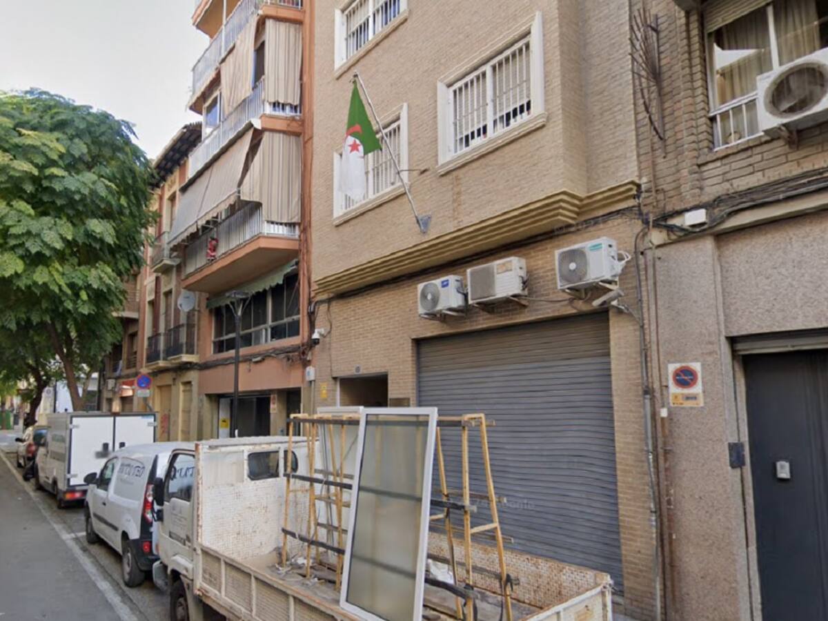 Un joven argelino se quema a lo bonzo en Alicante después de que el consulado le negara la renovación del pasaporte