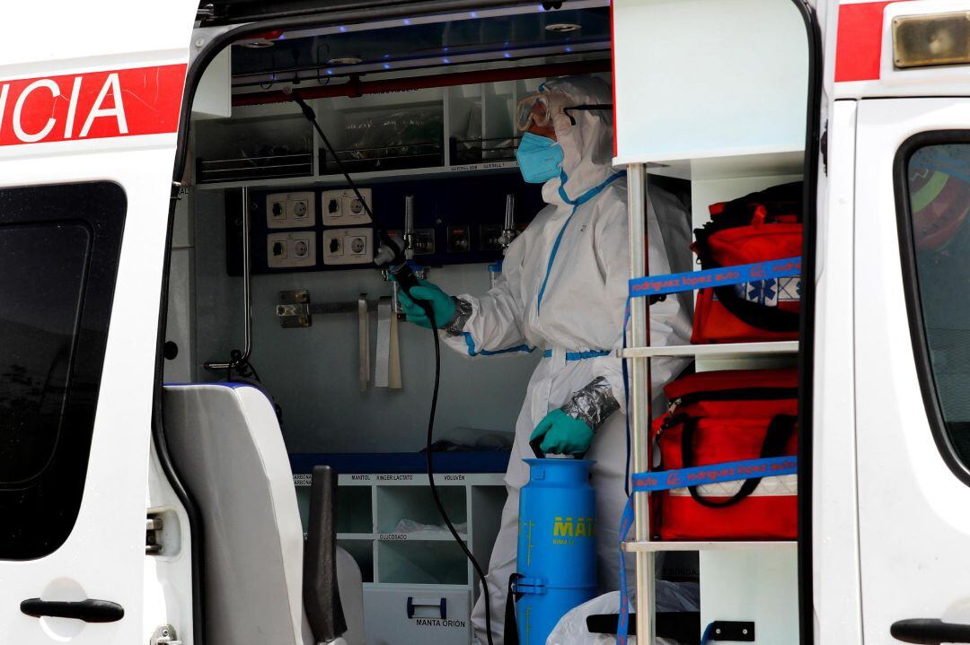 Desinfección de una ambulancia