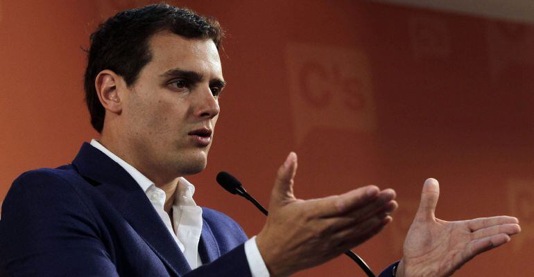 El presidente de Ciudadanos, Albert Rivera, en rueda de prensa en Barcelona