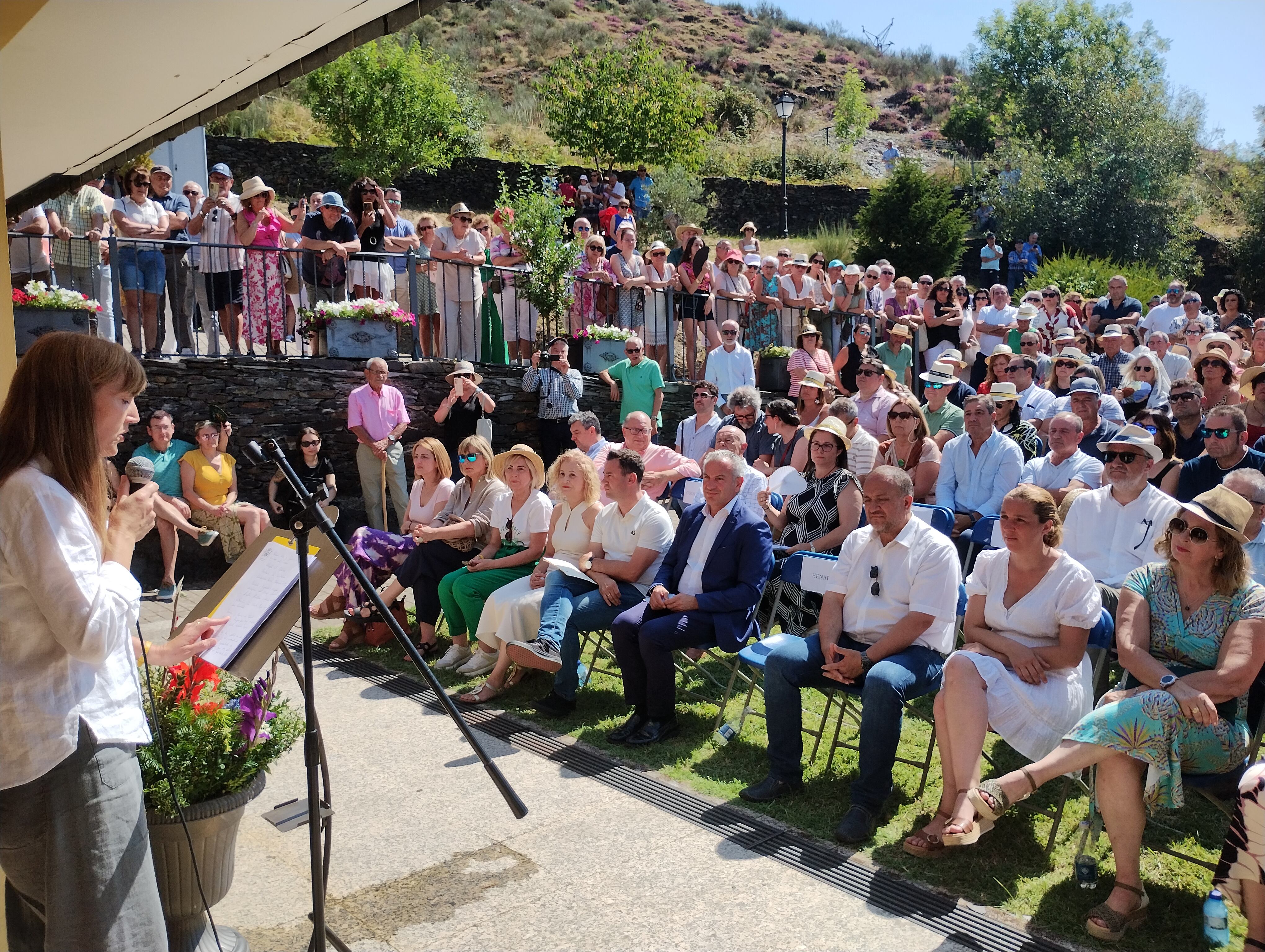 La alcaldesa interviene ante los asistentes