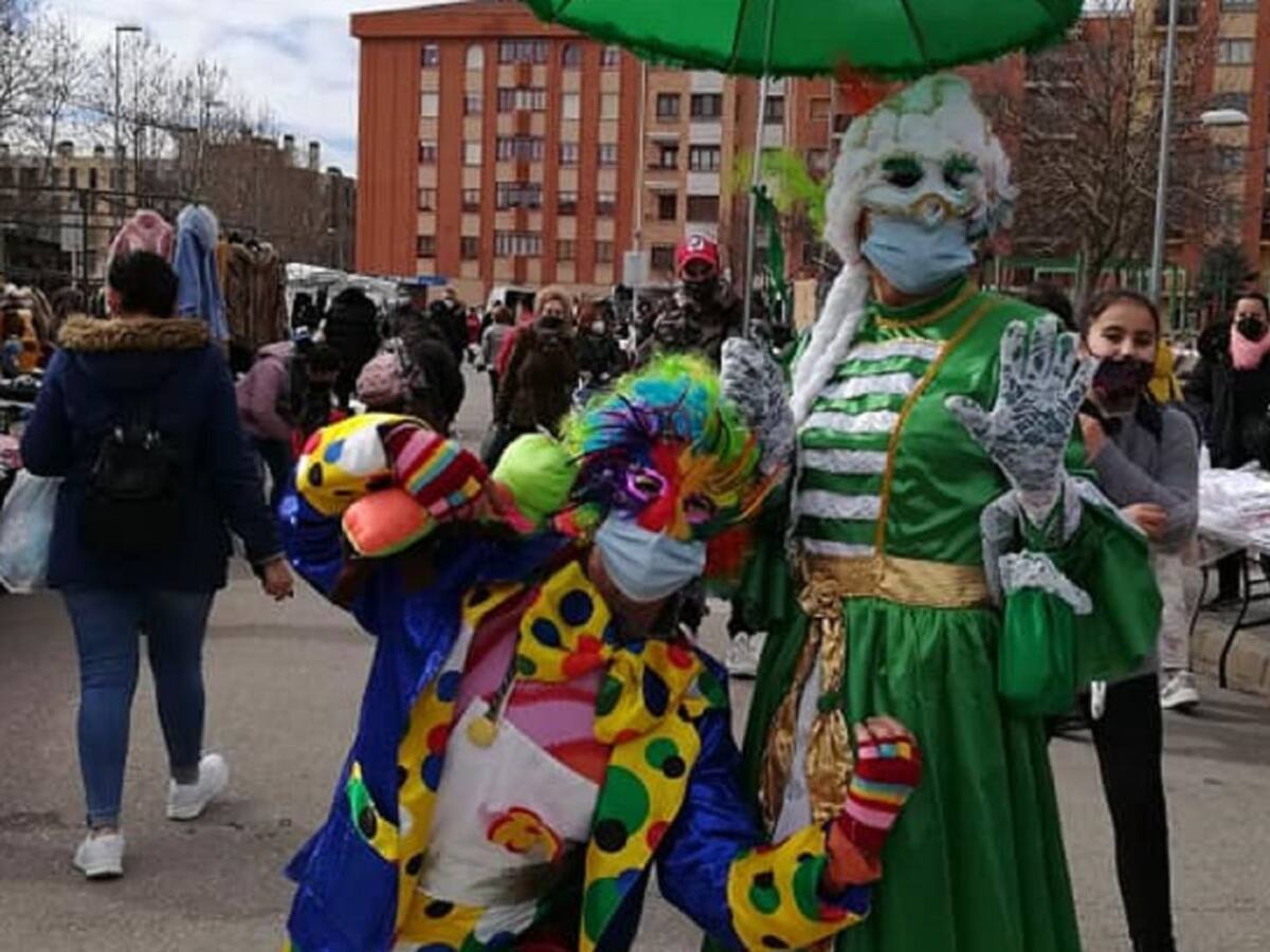 El sol y el bueno tiempo aliados de un carnaval espontáneo